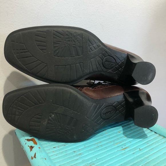 Clarks Leather Bootie Ankle Boot Brown Size 5.5M - Picture 7 of 8